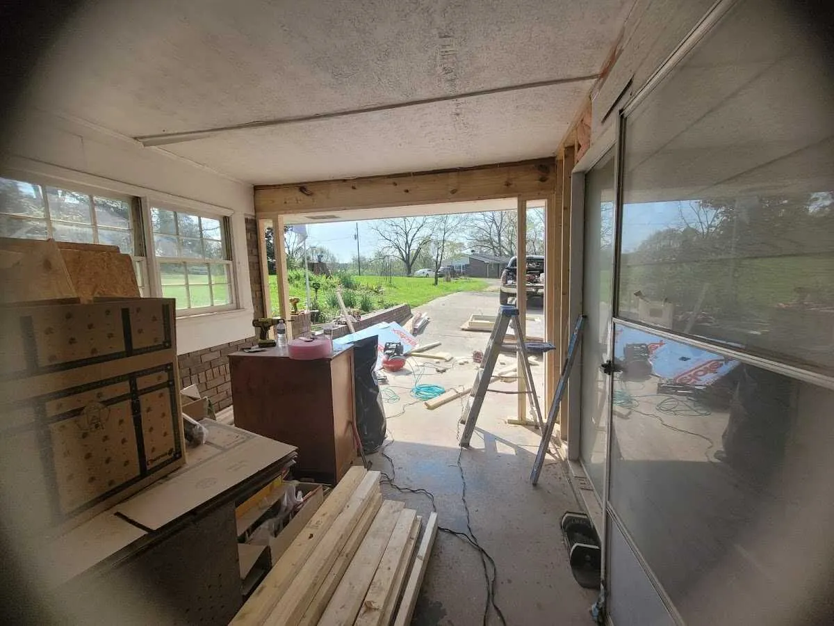 Air movers and dehumidifier for Water Mitigation Services in Oskaloosa